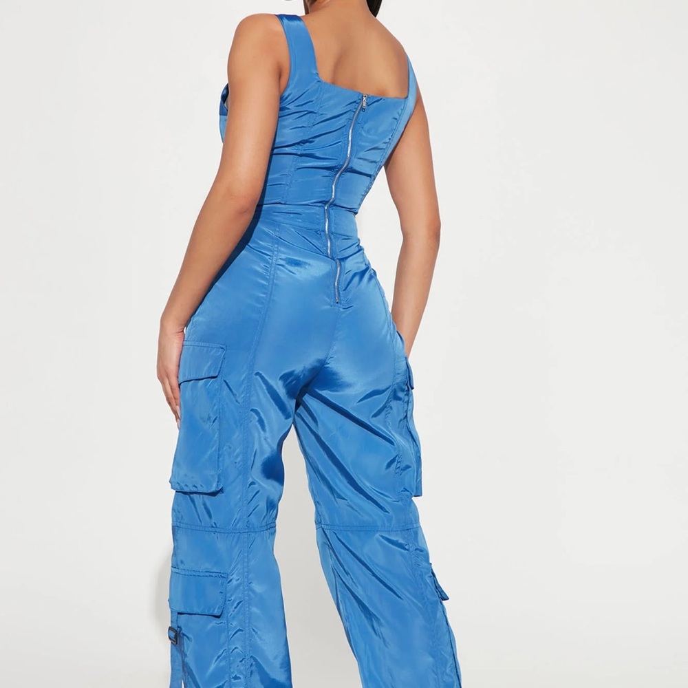 Blue Super cute Jumpsuit zip up in back
